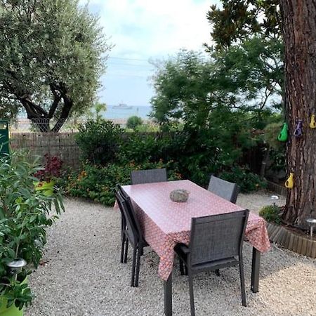 Appartement Face A La Mer Saint-Laurent-du-Var Exterior foto