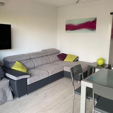 Appartement Face A La Mer Saint-Laurent-du-Var Exterior foto